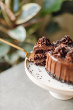 Load image into Gallery viewer, Heavenly Chocolate Cake
